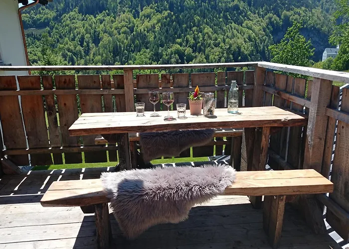 アパート In Near Wolfsklamm River シュタンス