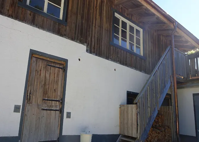 アパート In Near Wolfsklamm River *