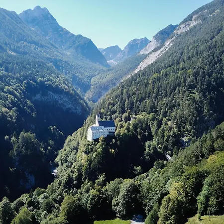 Apartament In Near Wolfsklamm River